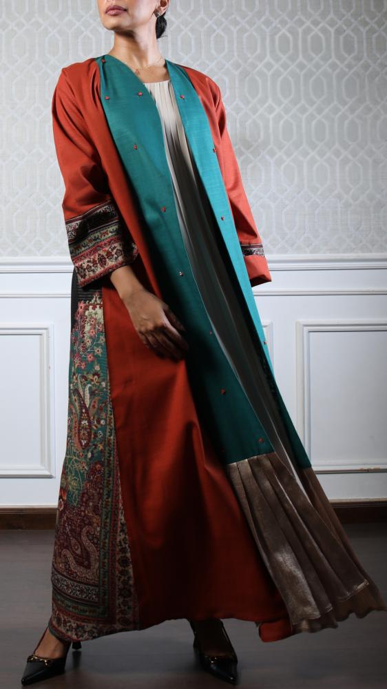 عباية فاخرة باللون الطوبي