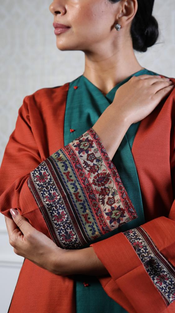 عباية فاخرة باللون الطوبي