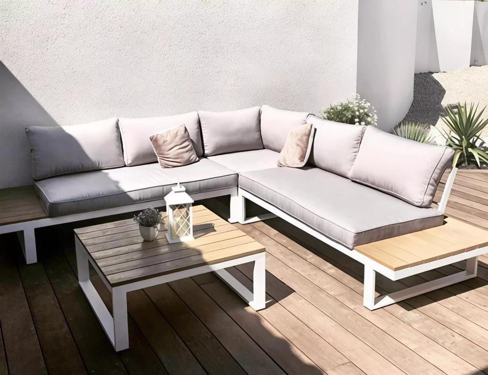 أفضل جلسات خارجية للحدائق في السعودية: أثاث حدائق متين وعصري