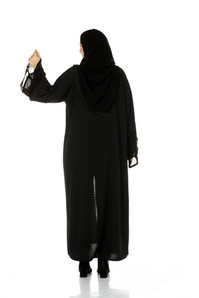 عباية منسوجة من قماش الكريب المنقط مع طرحتها