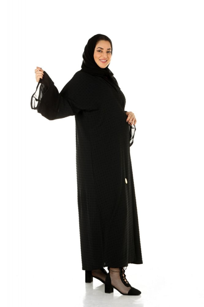 عباية منسوجة من قماش الكريب المنقط مع طرحتها