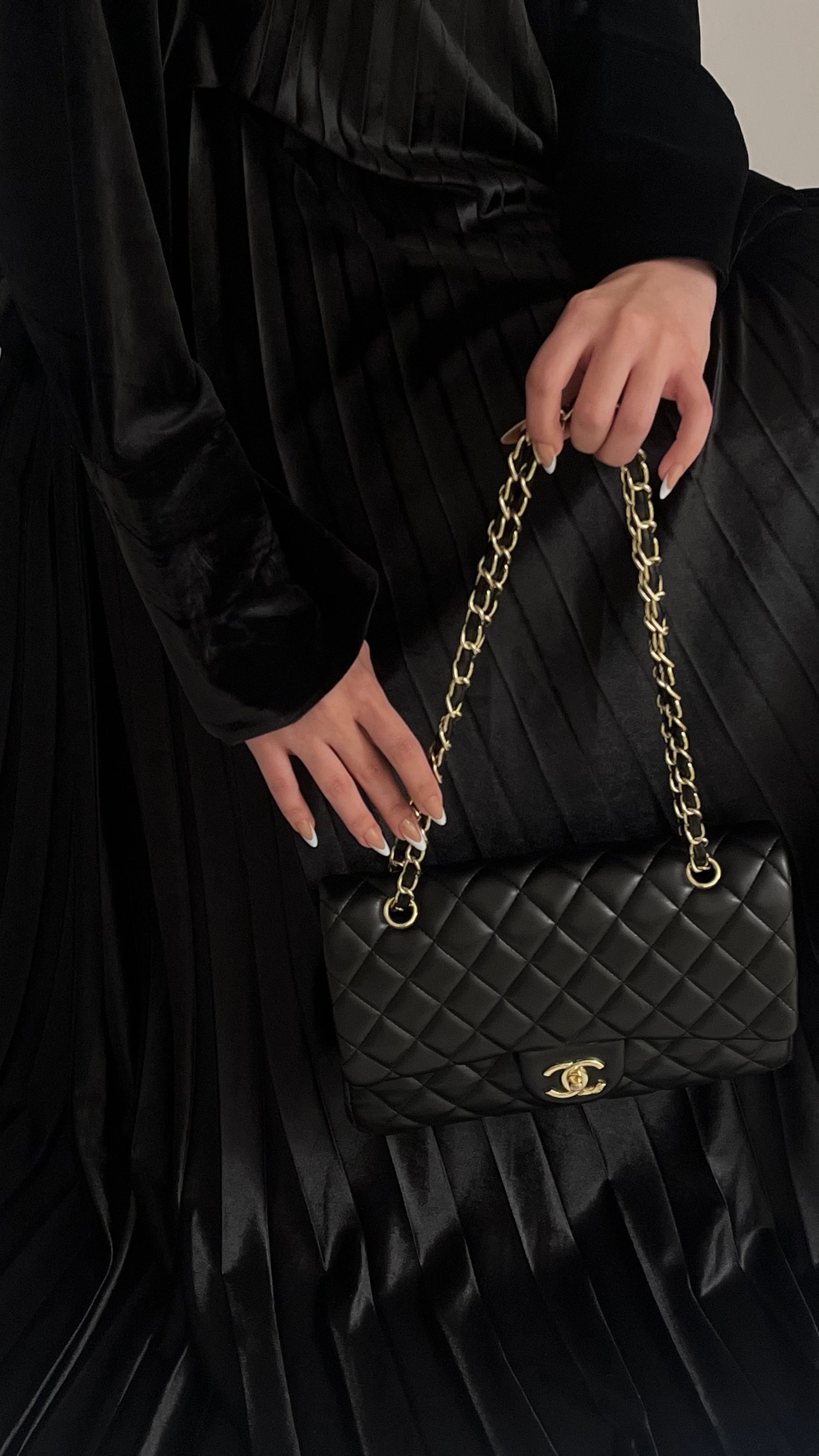 عبايه طله كسرات مخمل