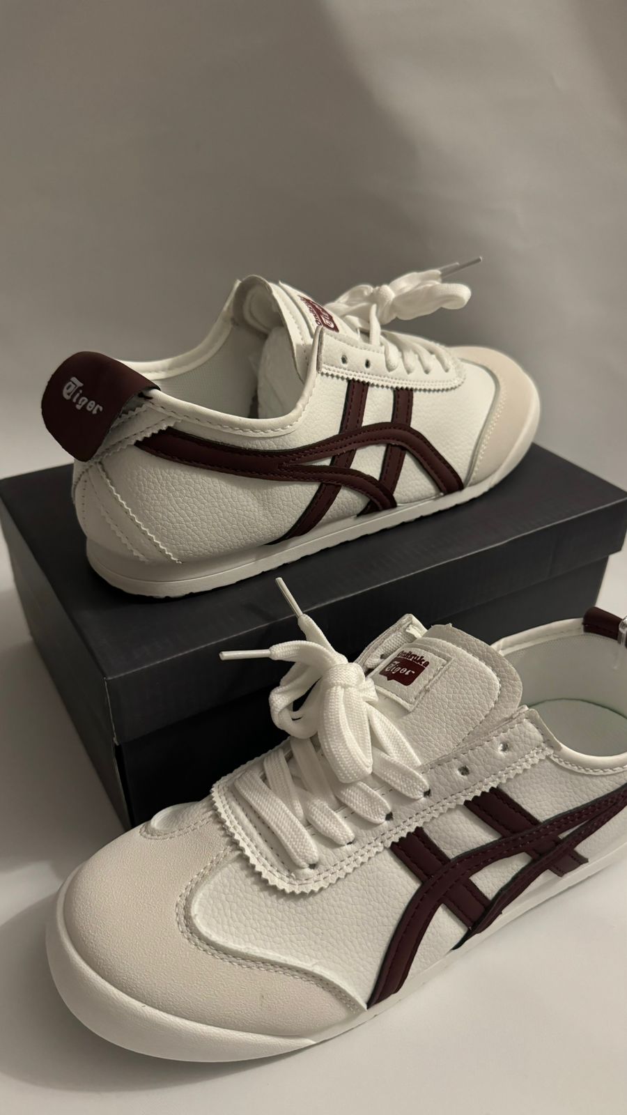 شوز كوبي تايقر   بني ابيض