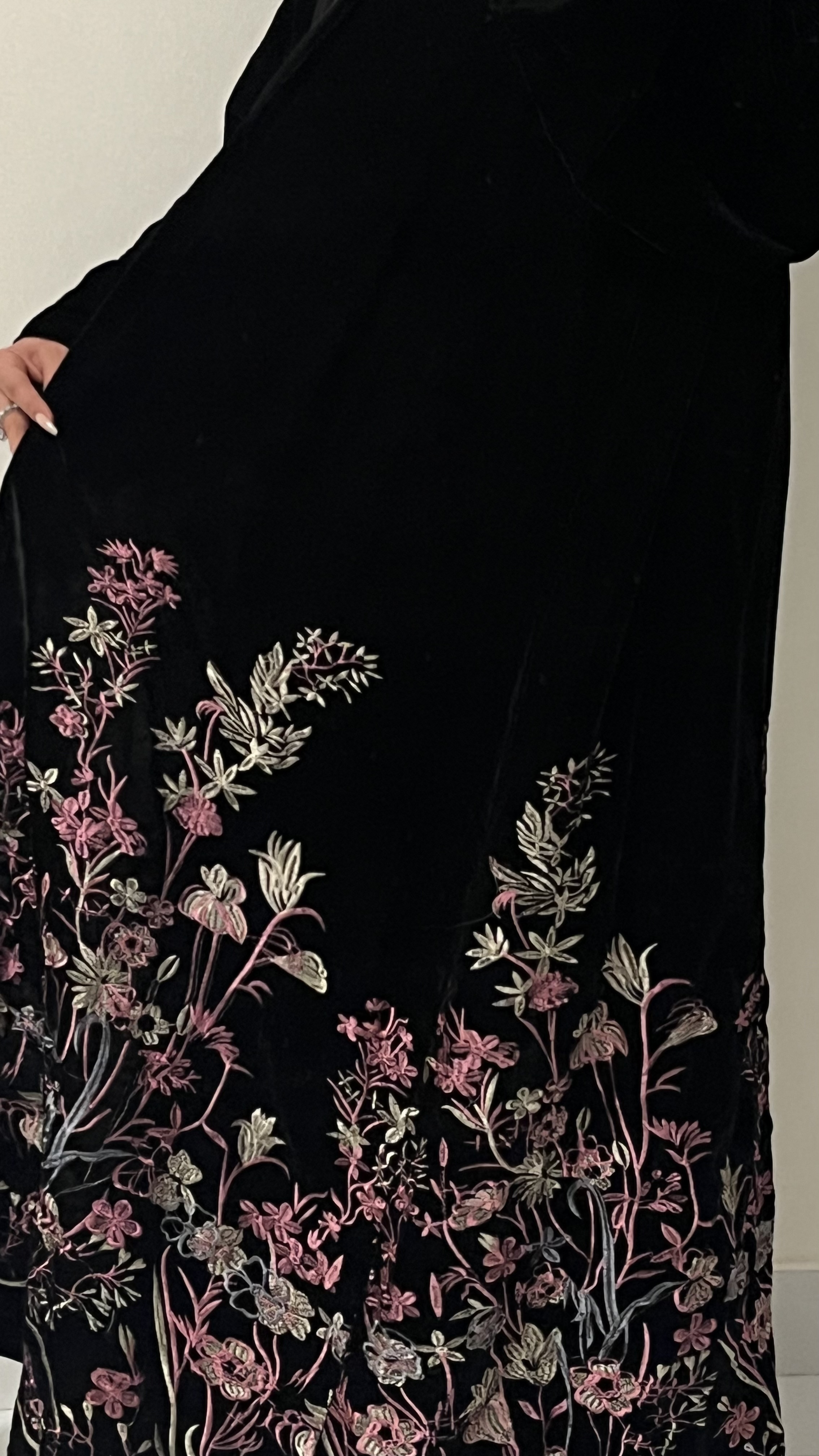 عبايه سكره مخمل مع طرحه