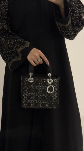 عبايه هتان ذهبي