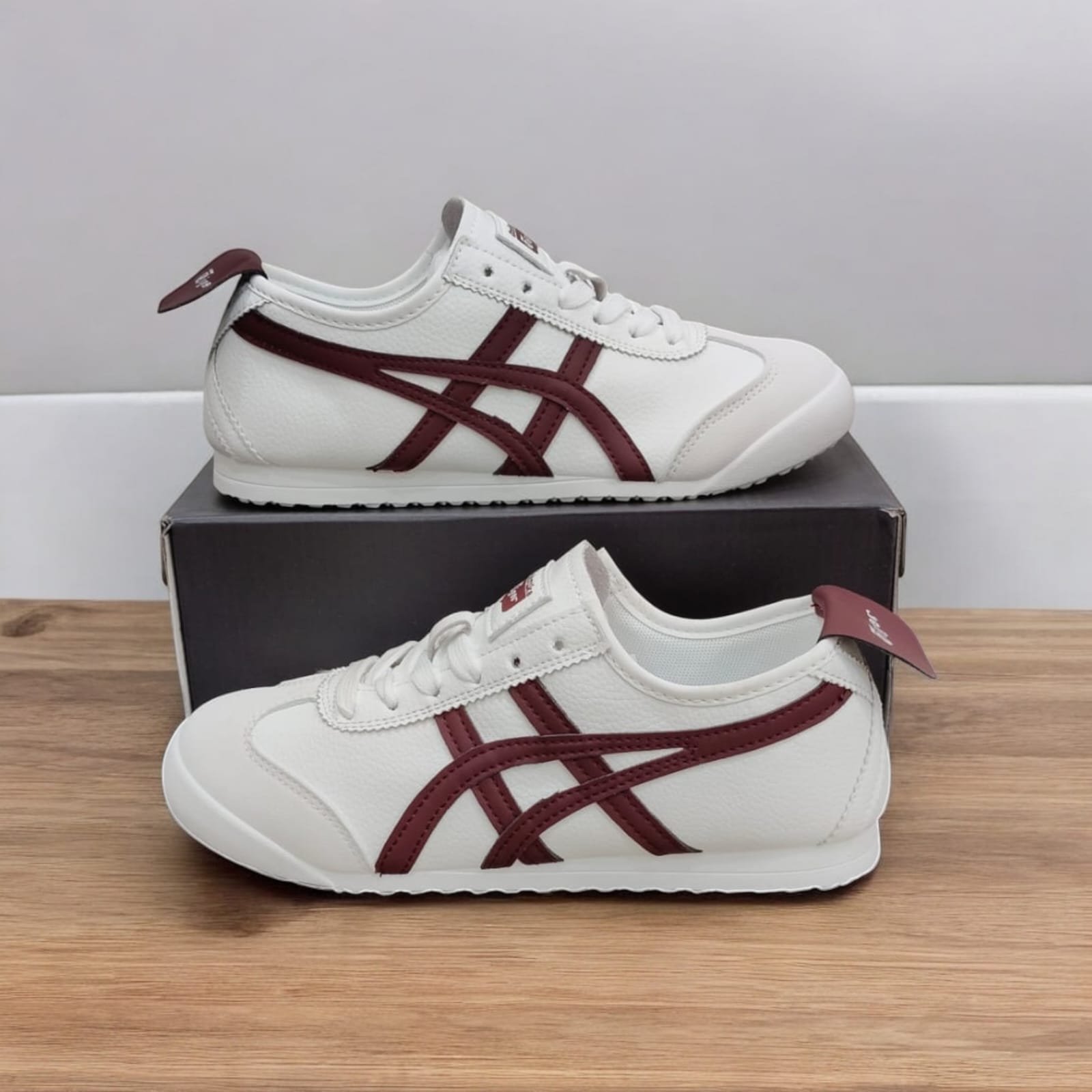 شوز كوبي تايقر   بني ابيض