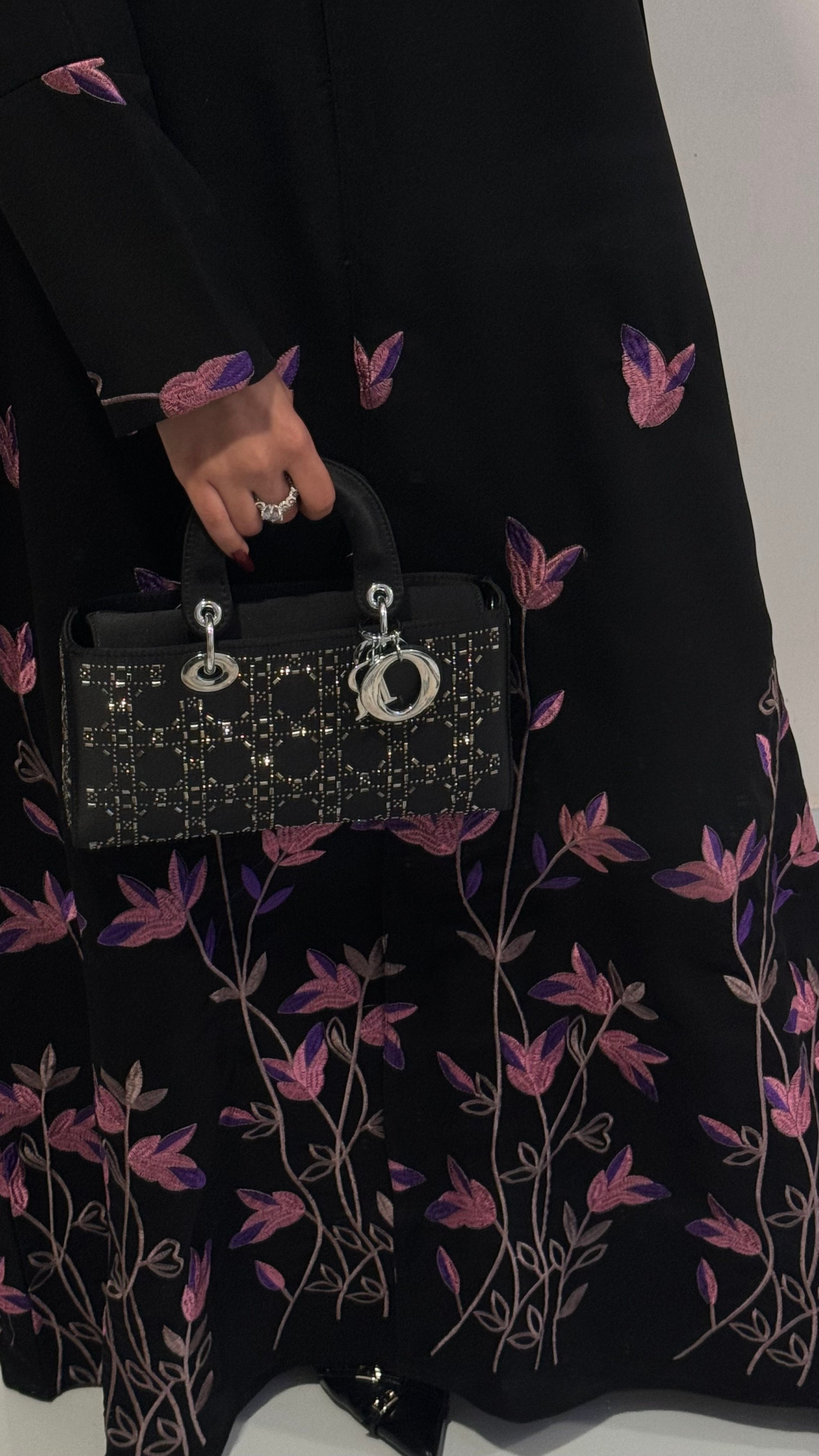 عبايه نرجس مع طرحه