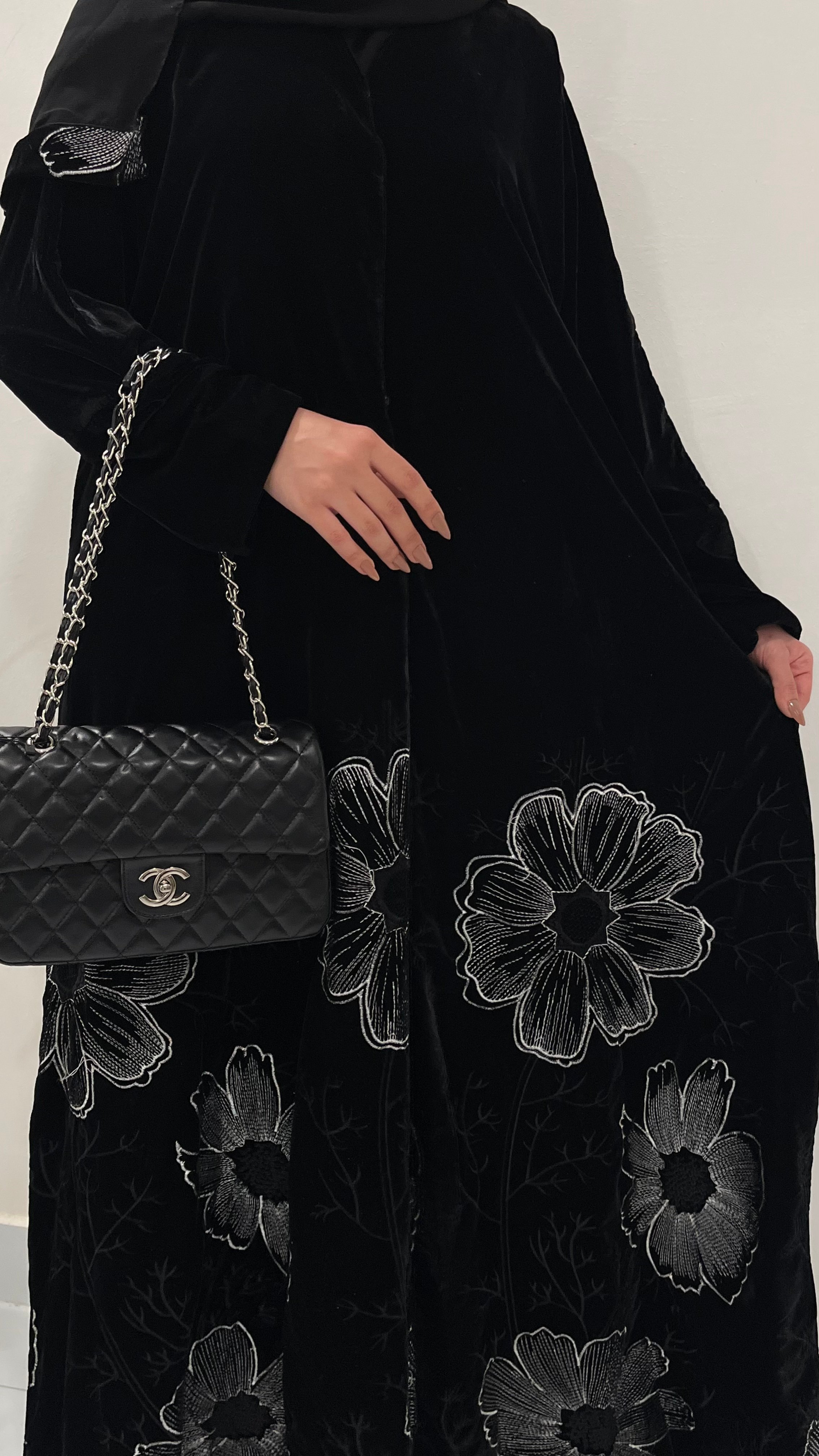 عبايه روما مخمل مع طرحه