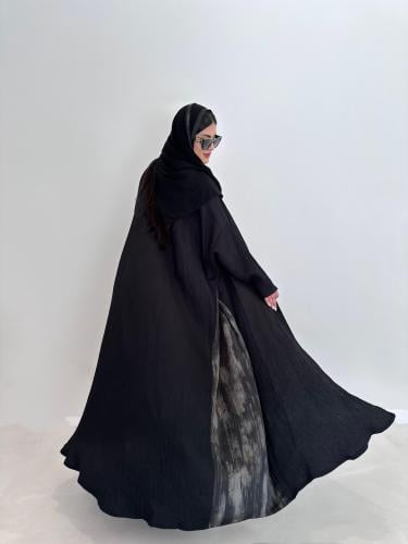 عباية كريب مكسر مع حرير كوري