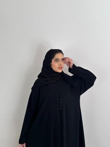 عباية بقماش كريب اسود ناعم