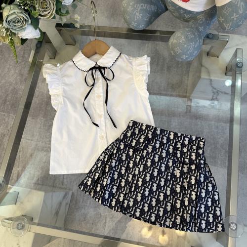 طقم اطفال ديور