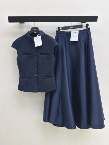 طقم جميل من ديور