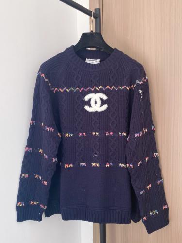 سويتر من شانيل