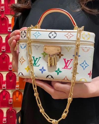 LV Vanity Pouch مقاس 19 سم