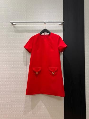 فستان انيق من فالنتينو