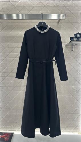 فستان ديور انيق جدا