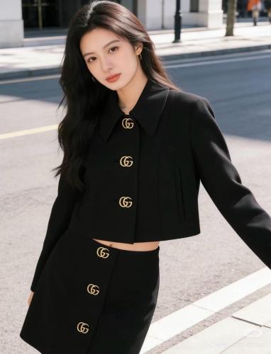 طقم انيق من قوتشي