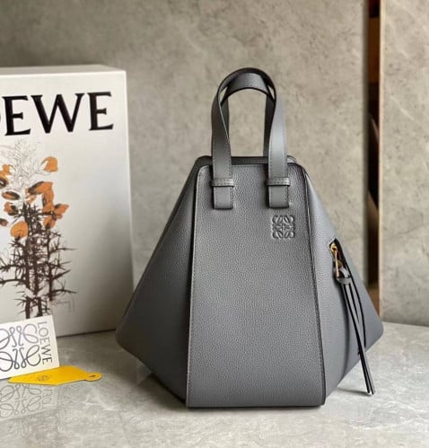 شنطه لويڤي ماستر 28 سم لونين