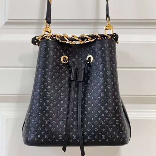 شنطة LV ماستر 20 cm