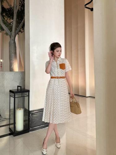 فستان من لوي فيتون