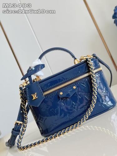 Vanity Chain Pouch مقاس 19 cm