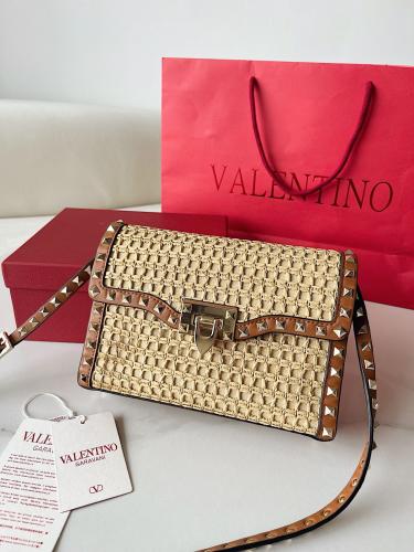 Rockstud فالنتينو ماستر 22.5 cm