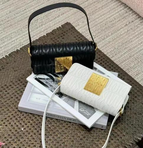 Miss dior مقاس 22 سم ابيض