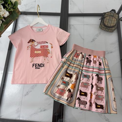 طقم اطفال فندي