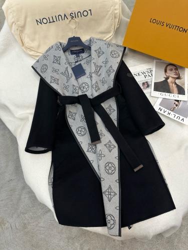 معطف رائع من لوي فيتون