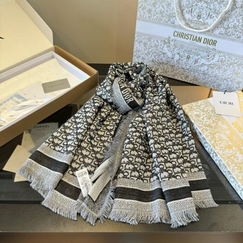 سكارف ديور مع الملحقات