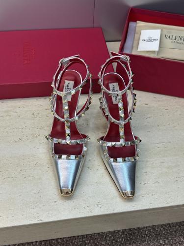 هيلز فالنتينو انيق جدا