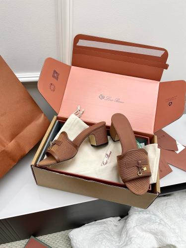 هيلز  loro piana