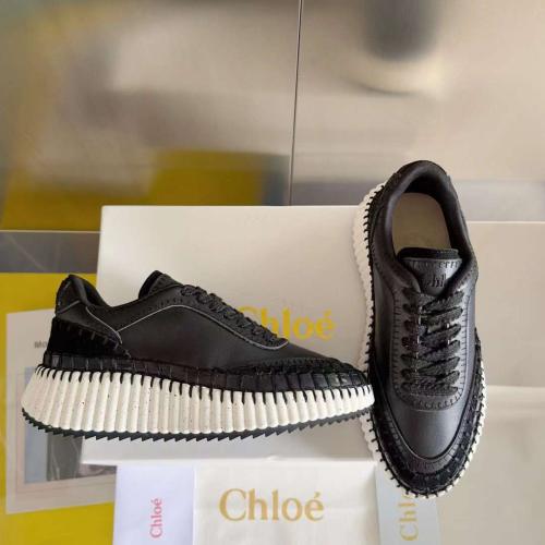 سنيكرز جميل من Chloe