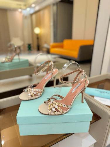 هيلز انيق من Aquazzura