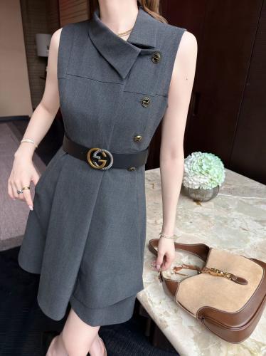 فستان من قوتشي