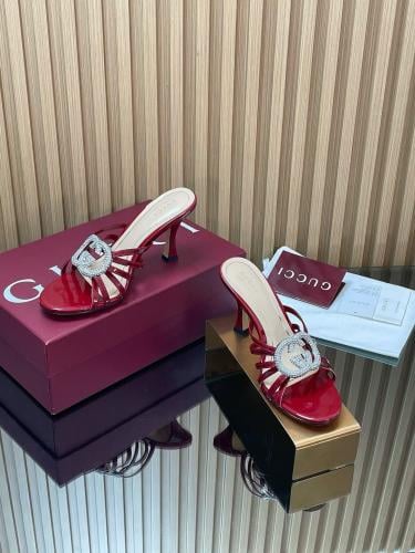 هيلز انيق من قوتشي