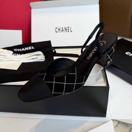 هيلز انيق من chanel