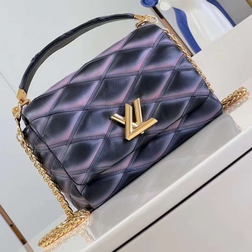 شنطة LV مقاس 23 سم