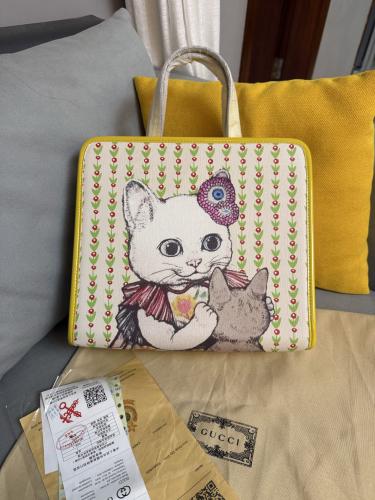 حقيبة أطفال قوتشي مقاس 28 سم مع الملحقات