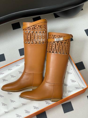 بوت انيق من Hermes