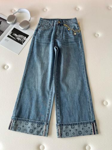 بنطلون لوي فيتون