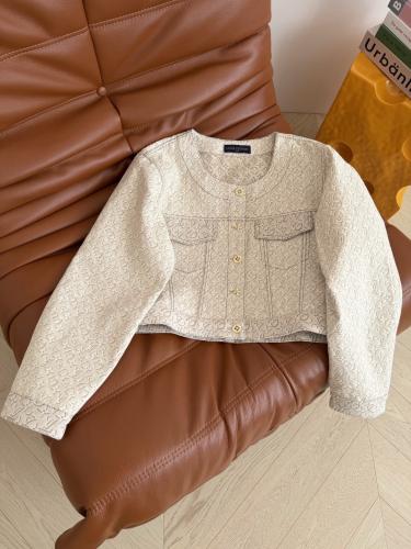 جاكيت انيق من لوي فيتون