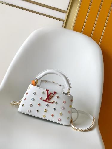 LV Capucines مقاس 22 سم