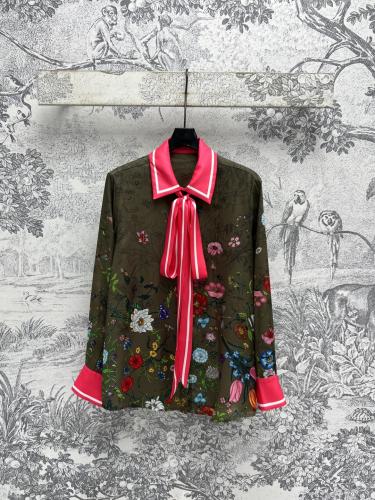 بلوزة من قوتشي