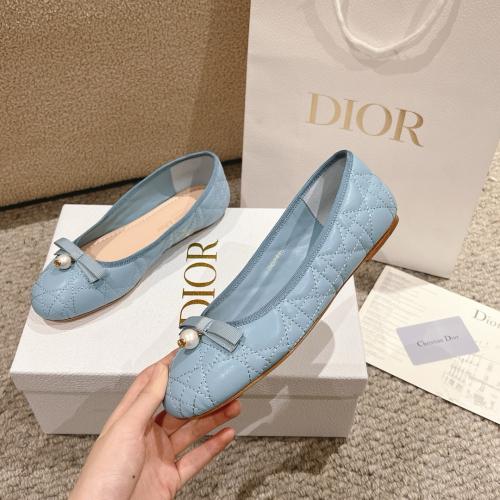 فلات انيق من ديور