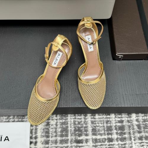 هيلز ALAIA انيق جداً