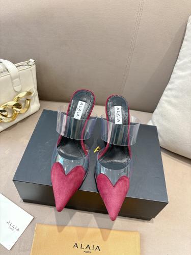 هيلز ALAIA انيق جداً