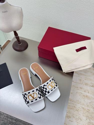 شوز فالنتينو