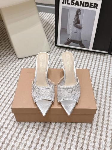 هيلز Gianvito Rossi انيق جدا