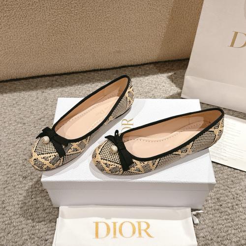 فلات انيق من ديور